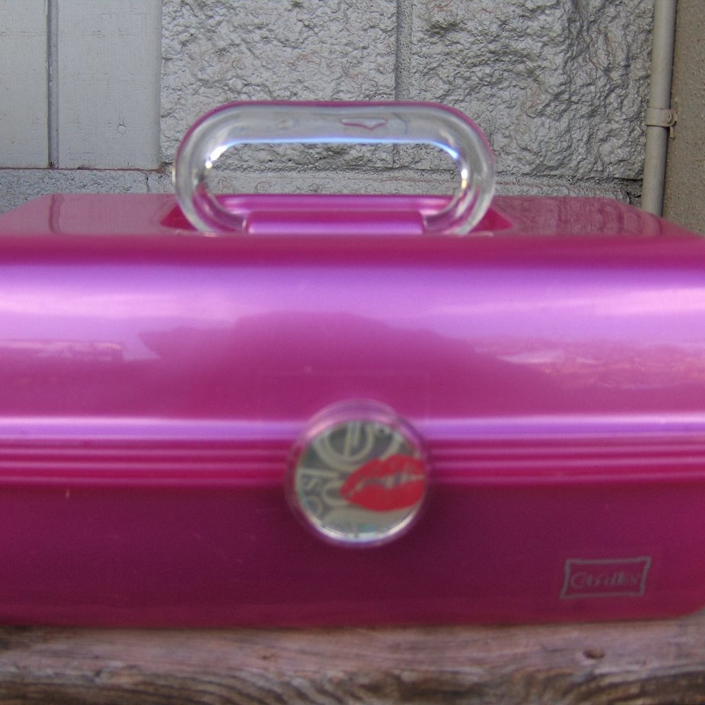Caboodles On-The-Go Girl Fuschia Pearl Clsc Case